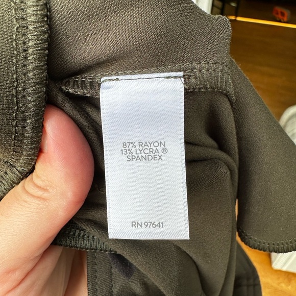 J.Jill Whatever Collection Women’s Olive Green Cargo Ankle Pants - Picture 5 of 5